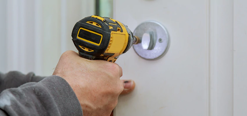 Street Locksmith For Smart Lock Repair in Rock Island, IL