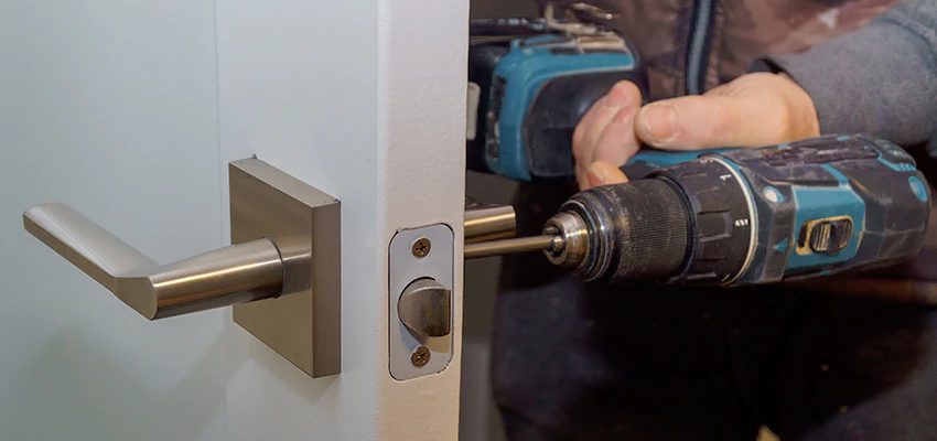 Broken Door Handle Lock Repair in Rock Island, Illinois