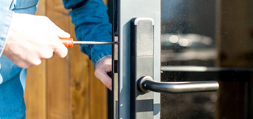 Aluminium Door Lock Replacement in Rock Island, Illinois